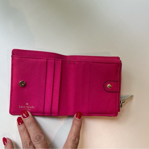 Kate Spade bifold wallet with coin compartment - Picture 5 of 8